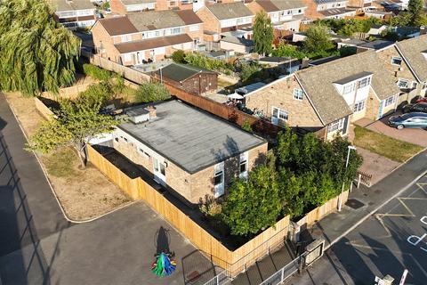 3 bedroom bungalow for sale, The Harriers, Swindon SN3