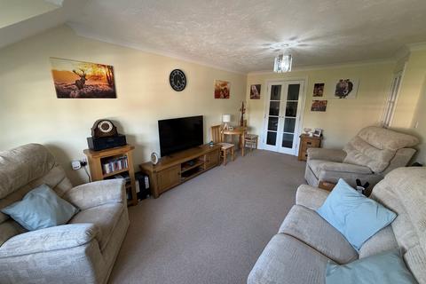 1 bedroom flat for sale, Archers Court, SALISBURY