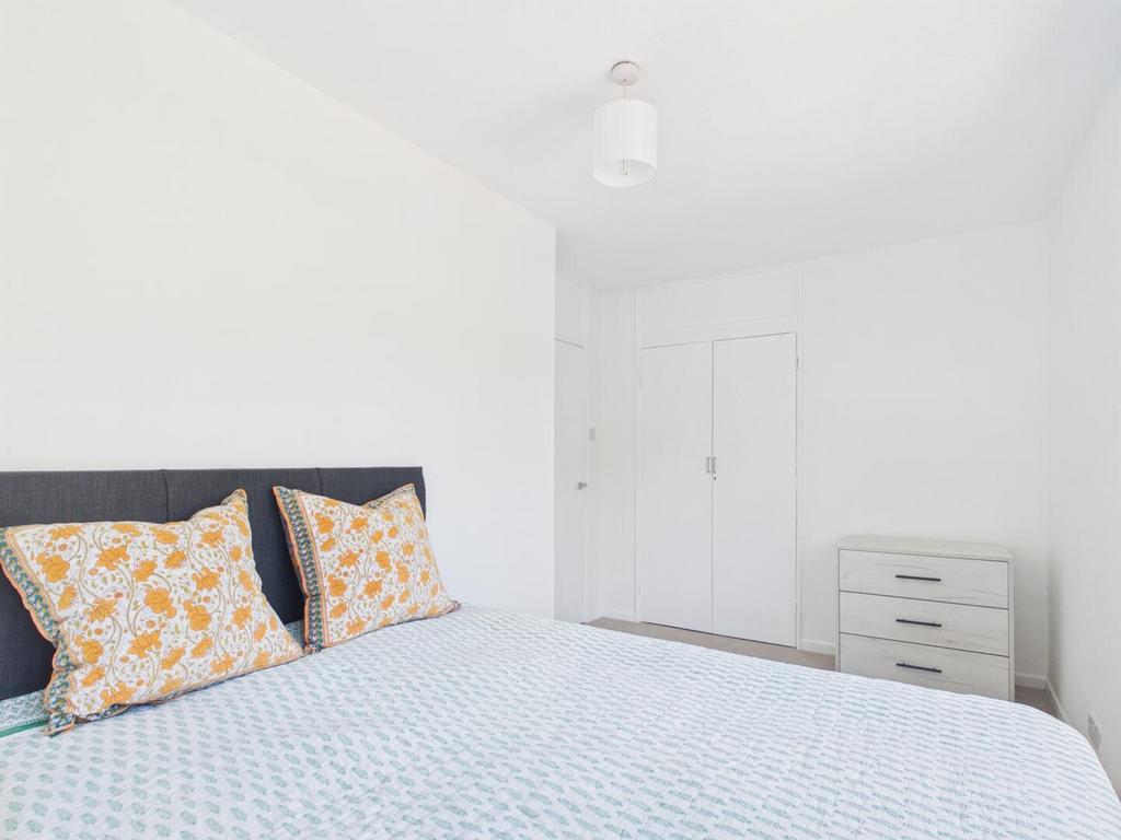 Apartment in London - View 3