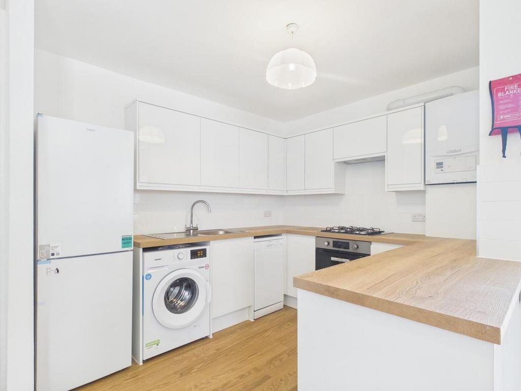 Apartment in London - View 5