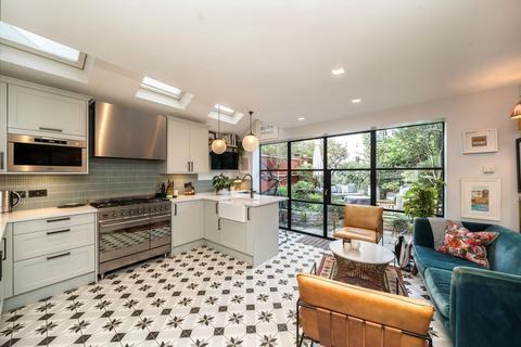 3 bedroom end of terrace house for sale, Victoria Way, Charlton