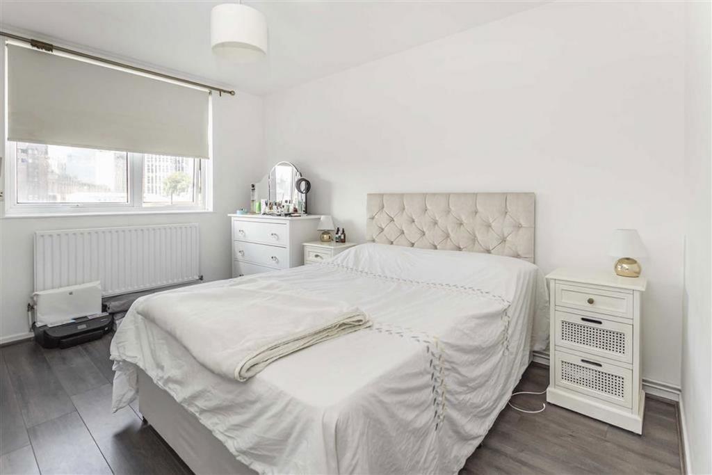 Apartment in London - View 3