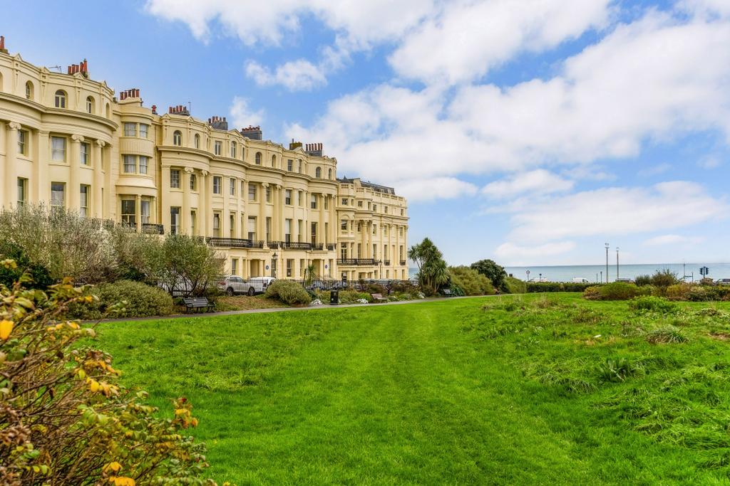 Apartment in Hove - View 2