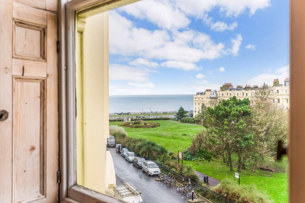 Apartment in Hove - More