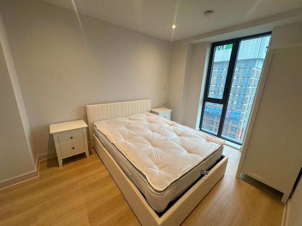 Apartment in Manchester - View 5