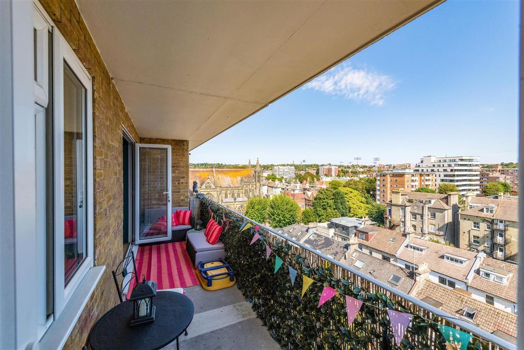 Apartment in Hove - View 3
