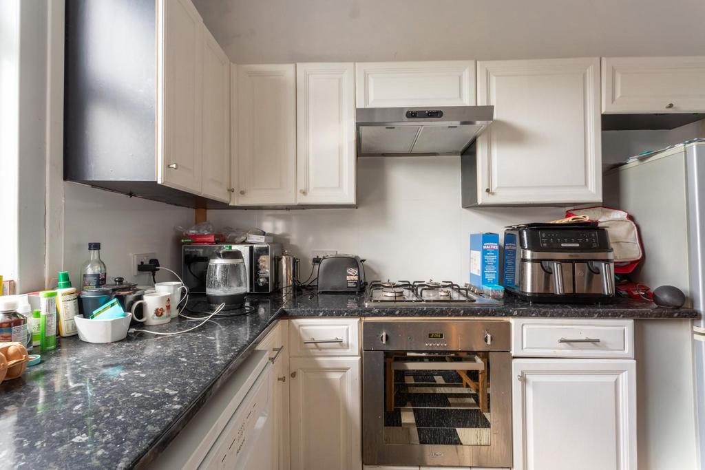 Apartment in Brighton - View 3