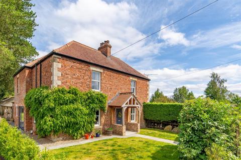 4 bedroom detached house for sale, 2 Kirkley Park, Ponteland NE20