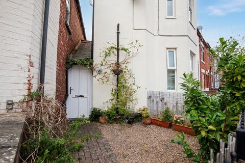 2 bedroom flat for sale, College Street, Wellingborough, NN8