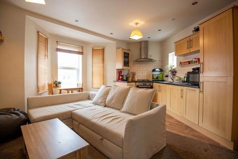 2 bedroom flat for sale, College Street, Wellingborough, NN8