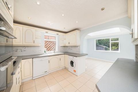 4 bedroom house to rent, Elizabeth Gardens, Sunbury-On-Thames TW16