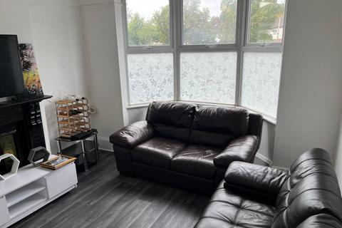 4 bedroom semi-detached house to rent, 4 Bed – Semi-Detached House – Narborough Road, Leicester, LE3 2FS. £1695 PCM