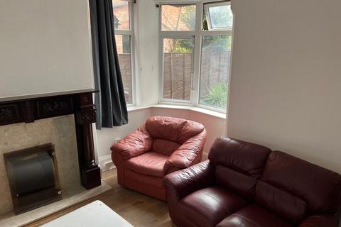 4 bedroom semi-detached house to rent, 4 Bed – Semi-Detached House – Narborough Road, Leicester, LE3 2FS. £1695 PCM