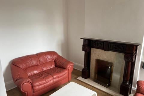 4 bedroom semi-detached house to rent, 4 Bed – Semi-Detached House – Narborough Road, Leicester, LE3 2FS. £1695 PCM