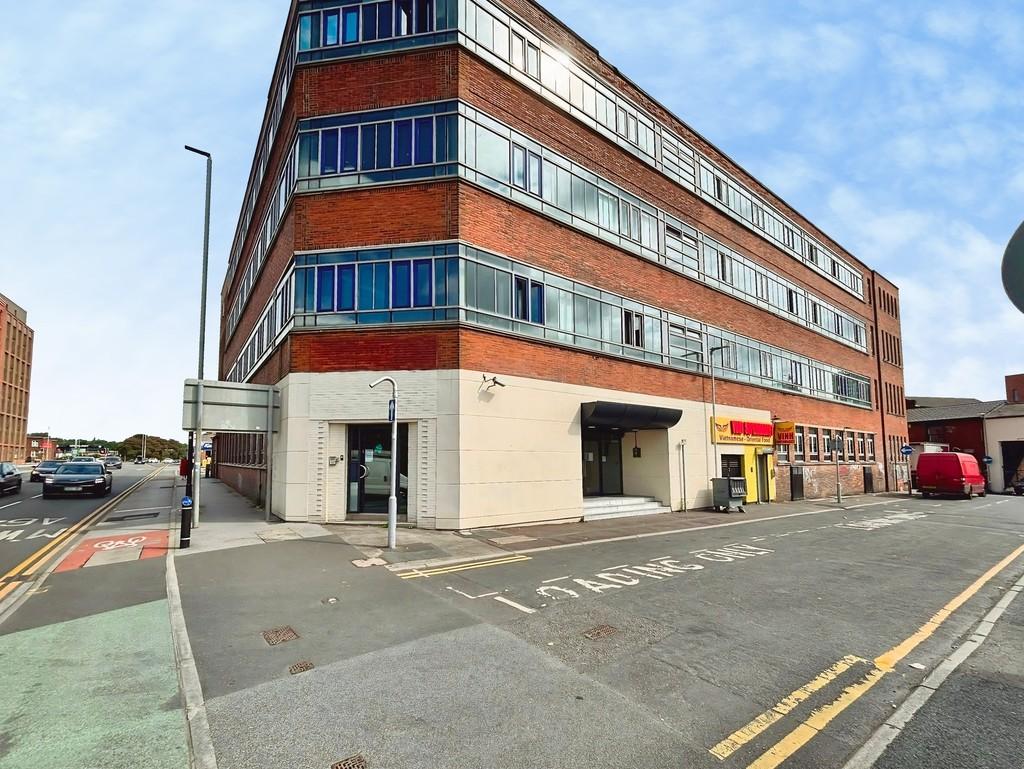 Apartment in Leeds - View 4