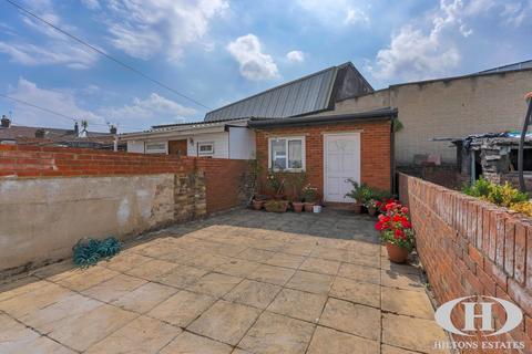 3 bedroom terraced house for sale, Queens Road, Southall