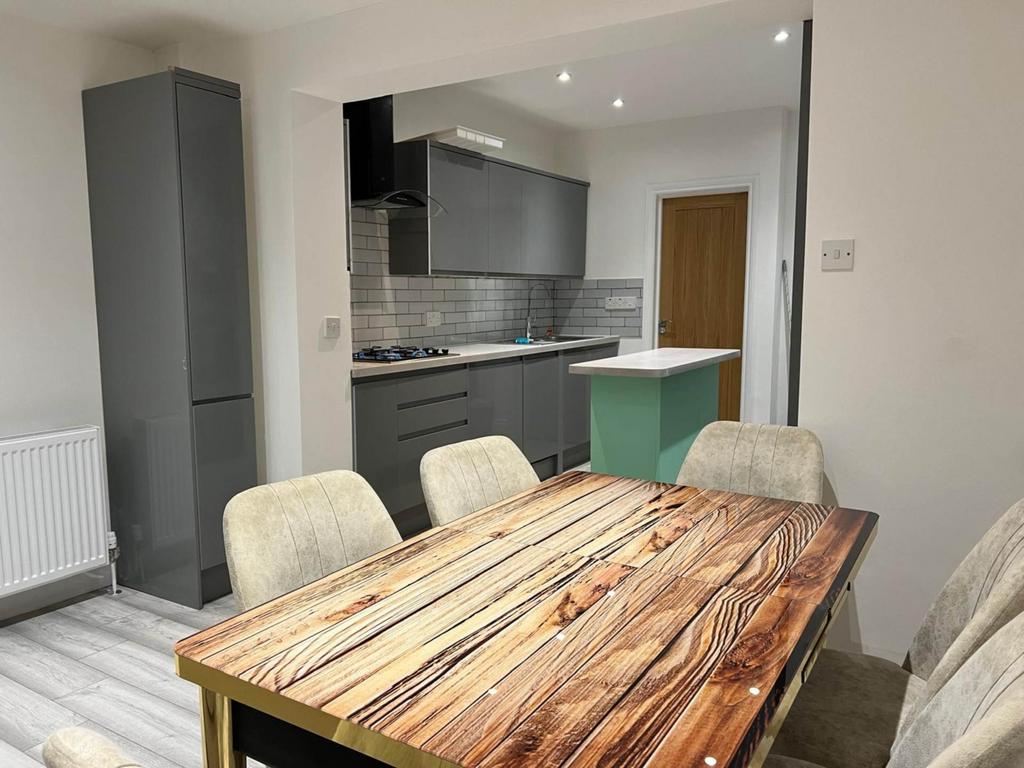 House in Reading - View 2