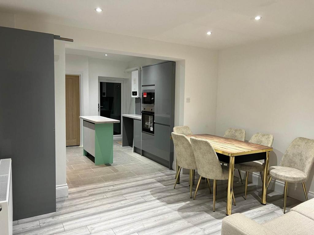 House in Reading - View 3