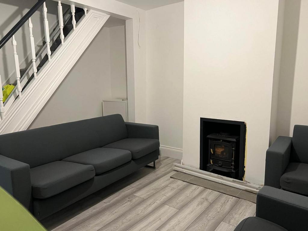 House in Reading - View 5