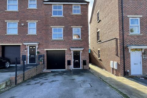 4 bedroom semi-detached house to rent, Herongate Road, Leicester