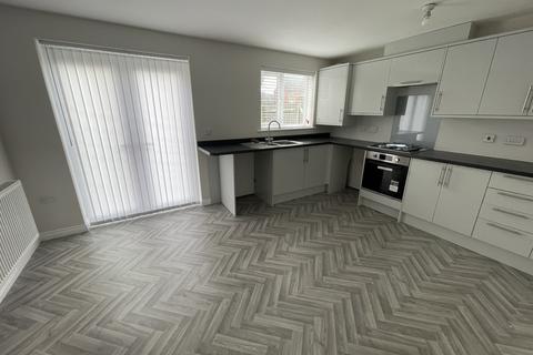 4 bedroom semi-detached house to rent, Herongate Road, Leicester