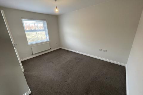 4 bedroom semi-detached house to rent, Herongate Road, Leicester