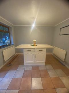 4 bedroom terraced house to rent, 4 Bed – Terraced House – Blue Gates Road, Leicester, LE4 1AB. £1395 PCM