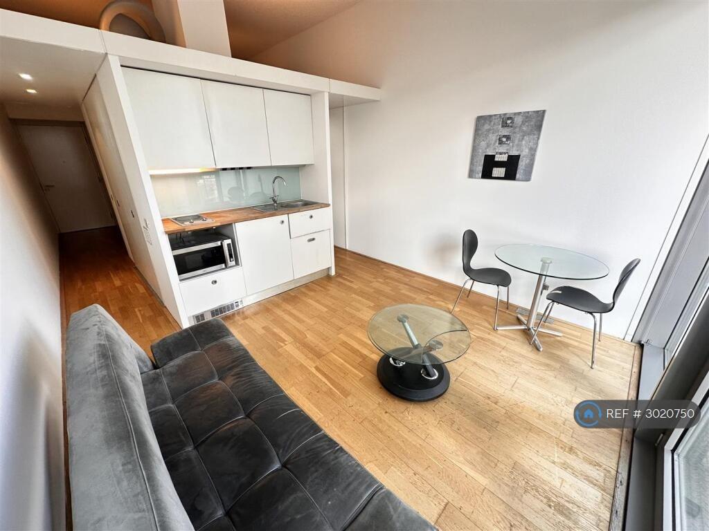 Apartment in Salford - View 4