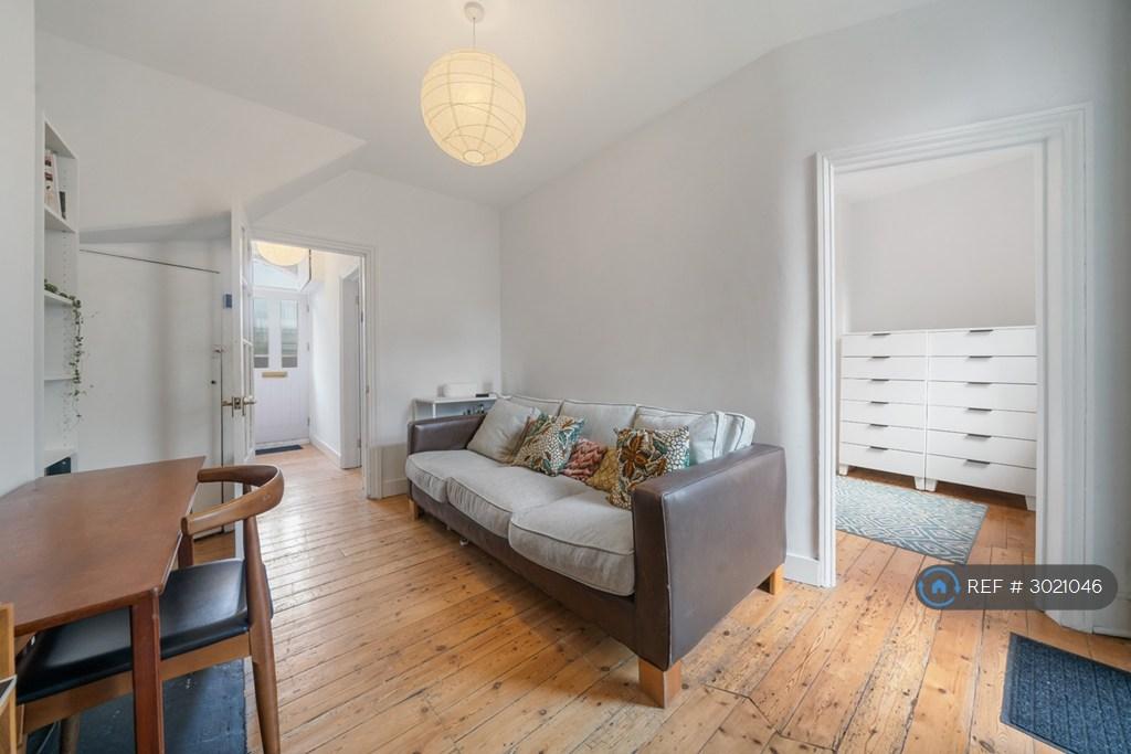 Apartment in London - View 5
