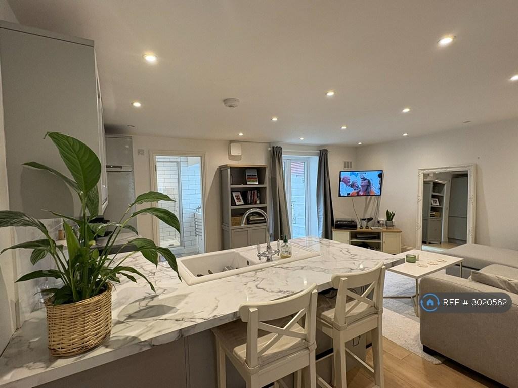 Apartment in London - View 3