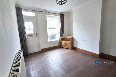 3 bedroom terraced house to rent, Avondale Road, Lowestoft, NR32