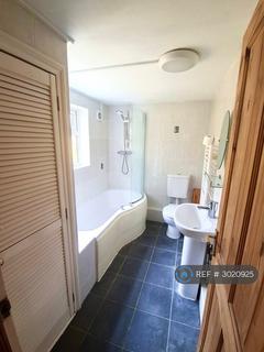 3 bedroom terraced house to rent, Avondale Road, Lowestoft, NR32