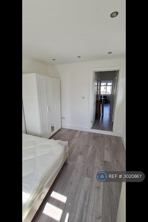 Apartment in London - View 3