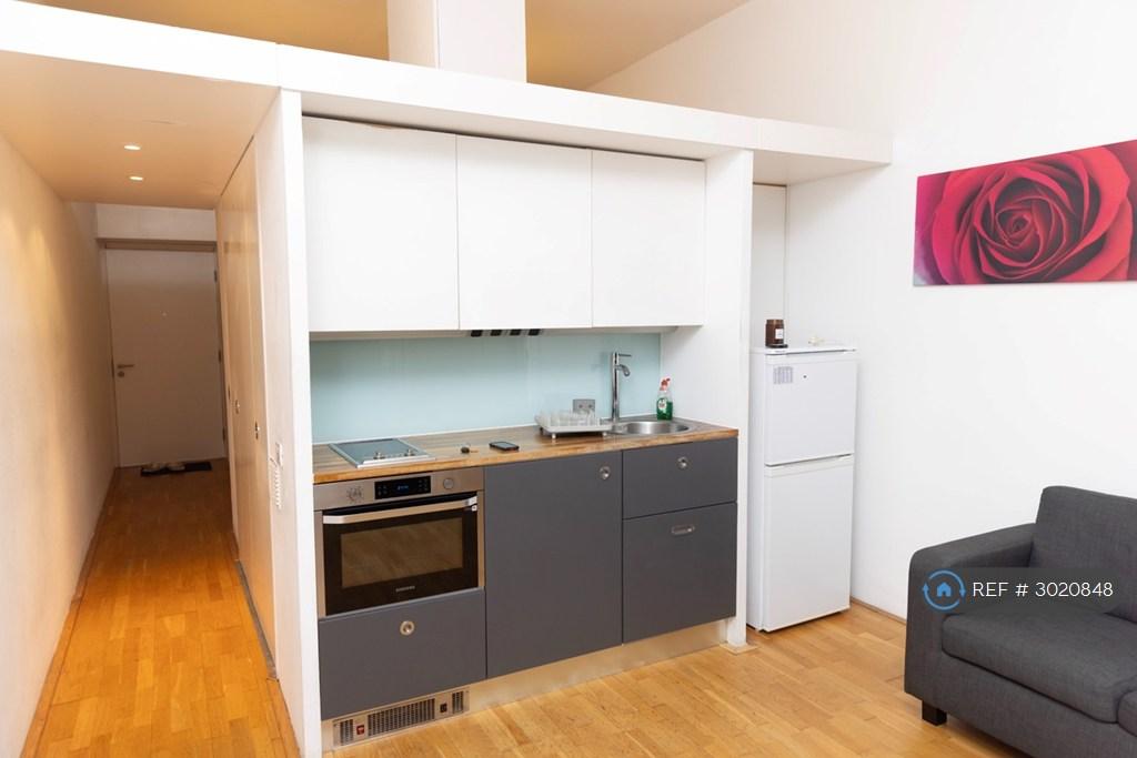 Apartment in Salford - View 2