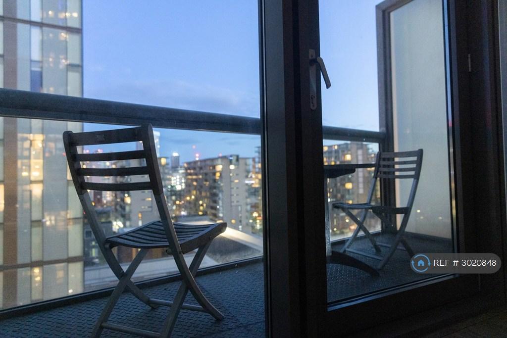 Apartment in Salford - View 5