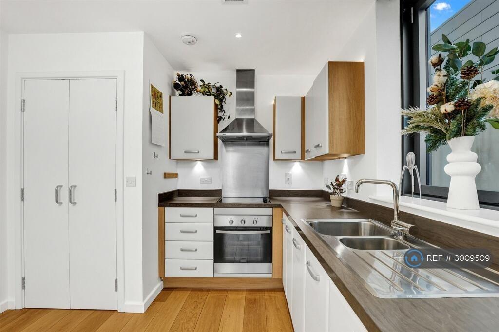 Apartment in London - View 4