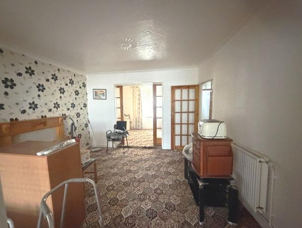 House in Tonypandy, Cwm Clydach - View 4