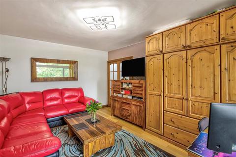 1 bedroom flat for sale, Tunworth Crescent, London SW15