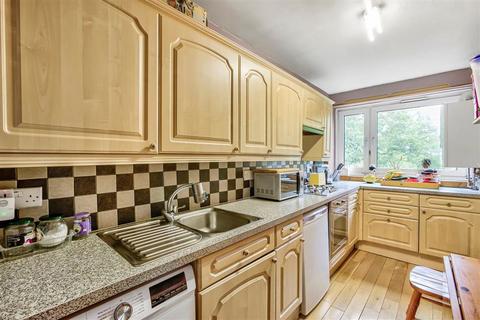 1 bedroom flat for sale, Tunworth Crescent, London SW15