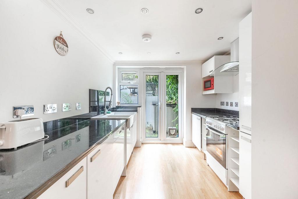 Apartment in London - View 2