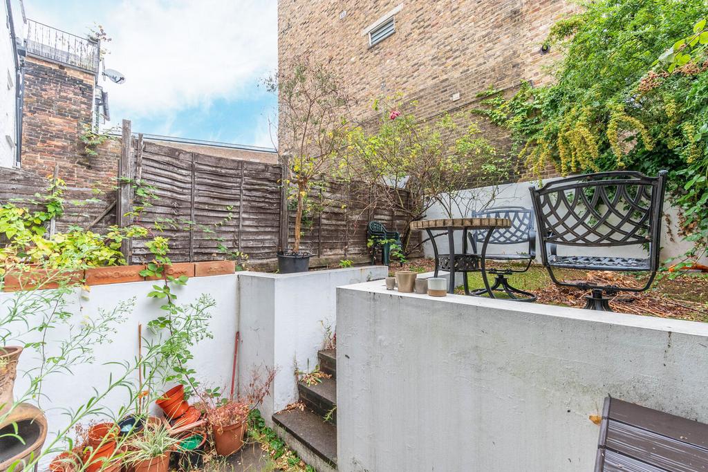 Apartment in London - View 5