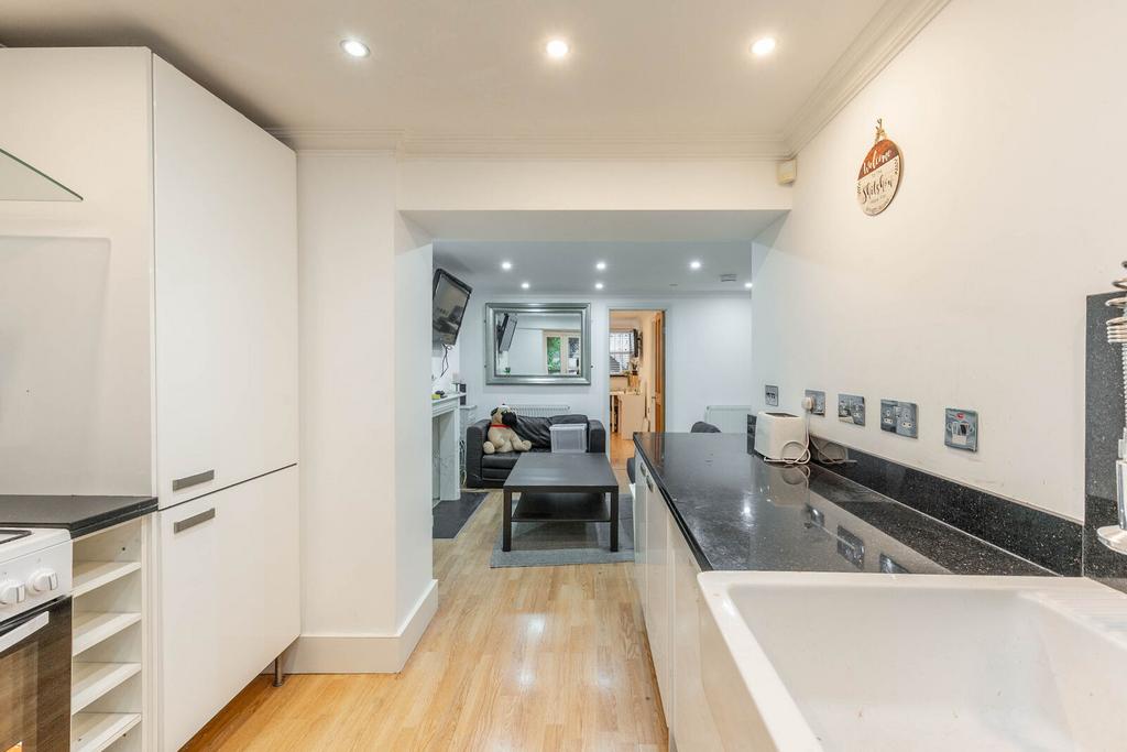 Apartment in London - More