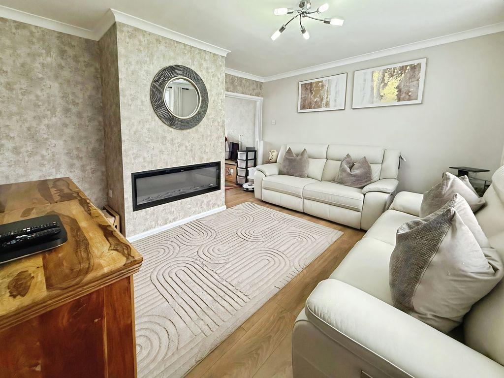 House in Newcastle Upon Tyne - View 3