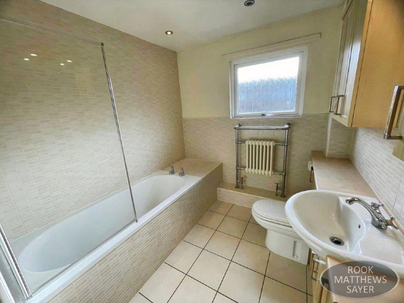 Apartment in Newcastle Upon Tyne - View 4