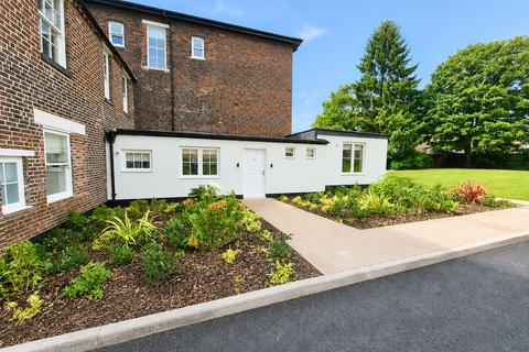 3 bedroom apartment to rent, Little Aston Road, Walsall WS9