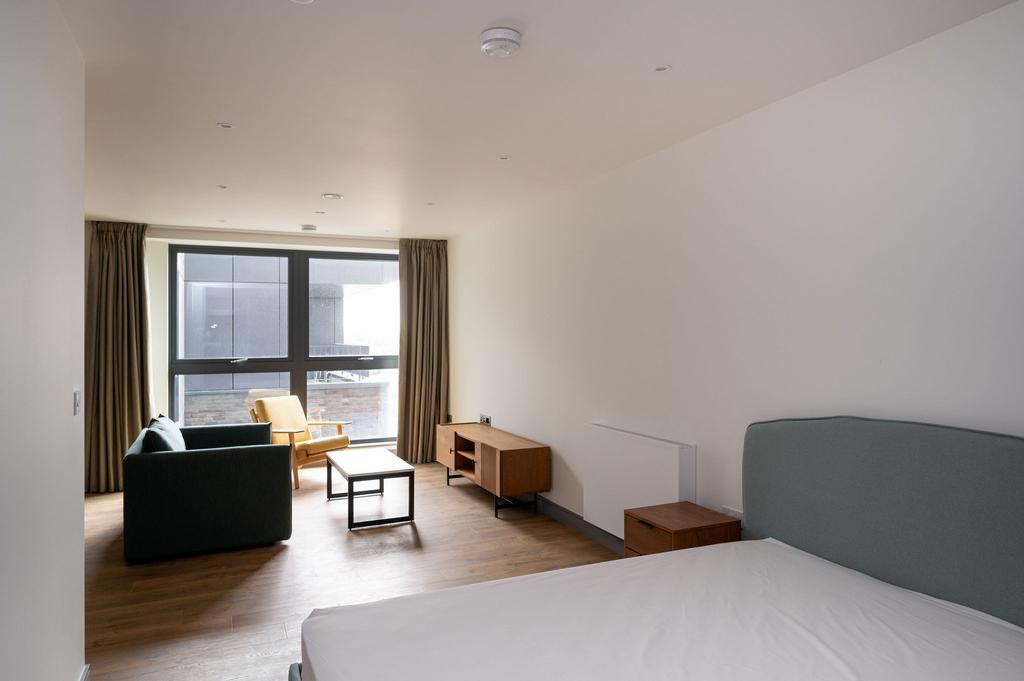 Apartment in Tottenham Hale - View 2