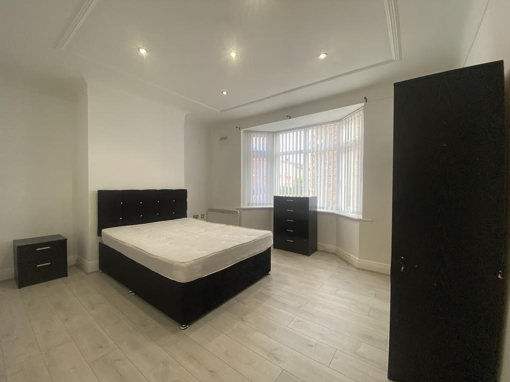 Apartment in Liverpool - View 3
