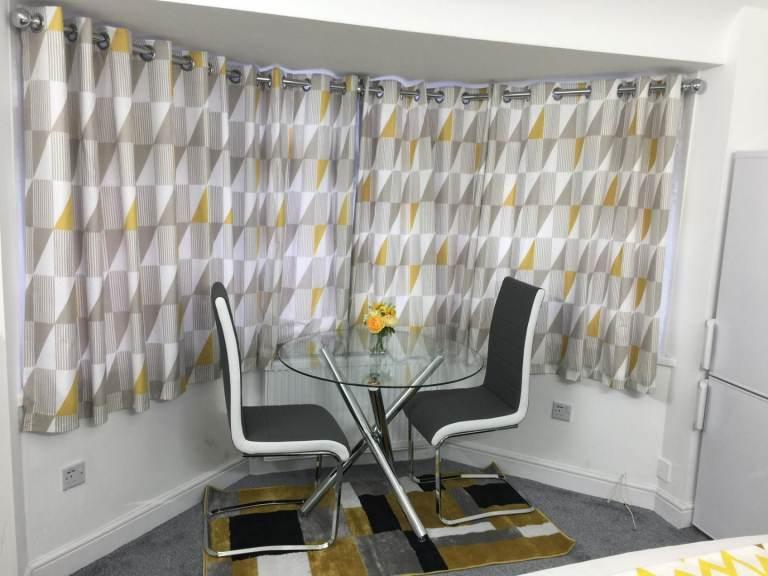 House in Hounslow - View 4