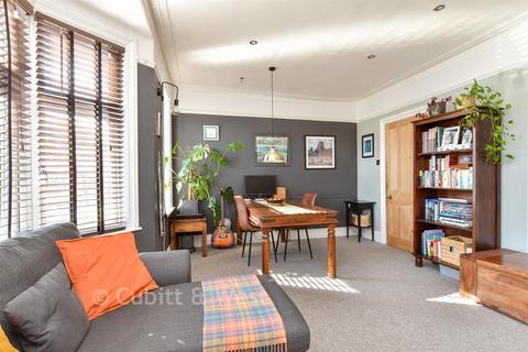 2 bedroom flat for sale, 5 Harrow Road, Worthing BN11