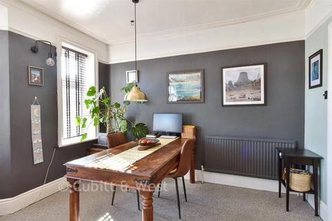 2 bedroom flat for sale, 5 Harrow Road, Worthing BN11